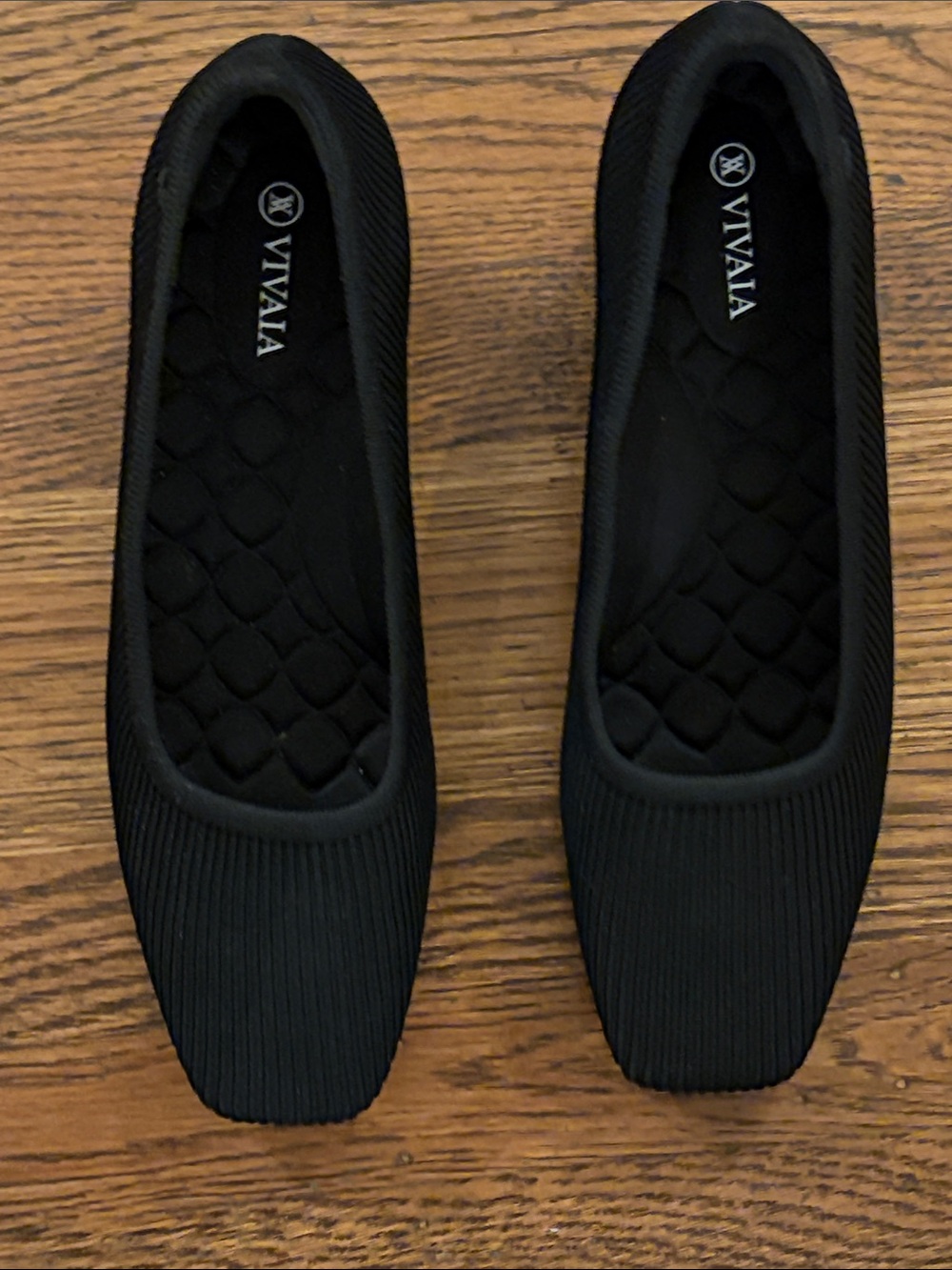 Vivaia Black Ribbed Shoes